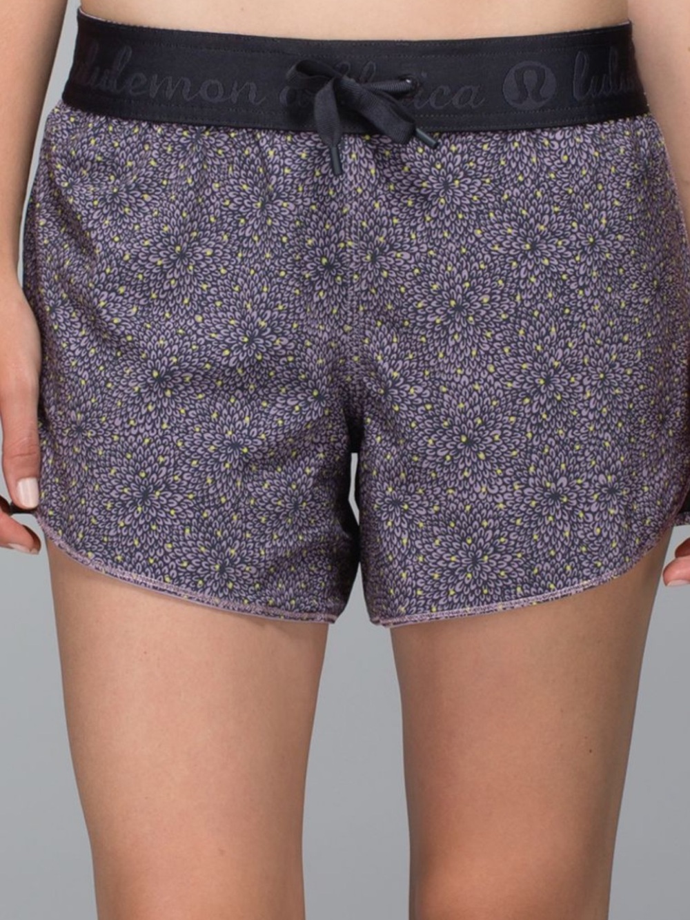 Lululemon Go the Distance *Reversible Short Size 2